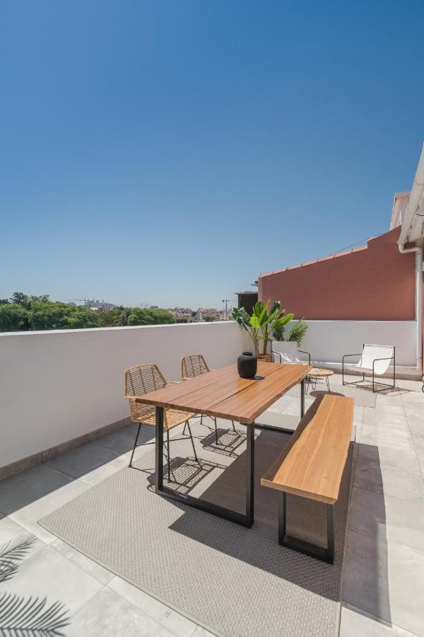 Casa Boma - Lighting With Private Balcony - Campolide I Apartamento