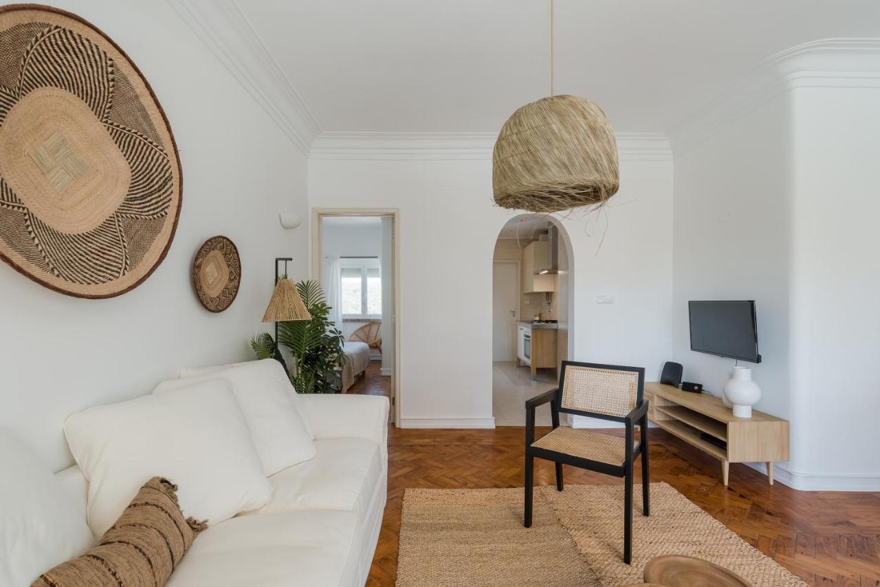 Casa Boma - Lighting With Private Balcony - Campolide I Apartamento *